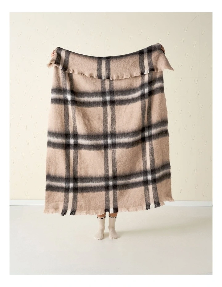 Clover Throw in Frappe