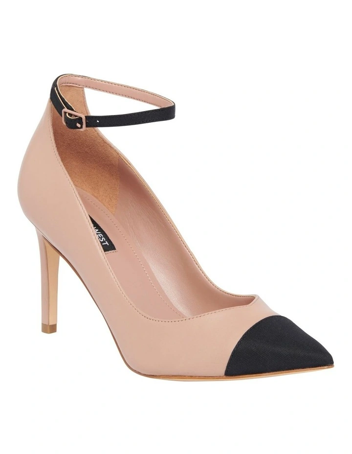 Erenn Pump in Nude