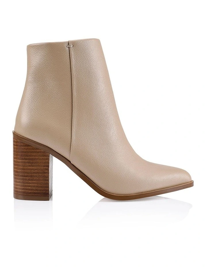 Ria Ankle Leather Boots in Nude