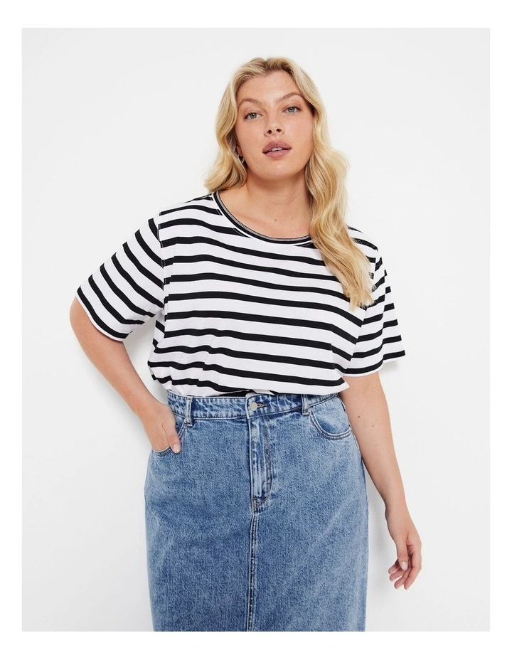 The Relaxed Side Split Stripe Tee in Black