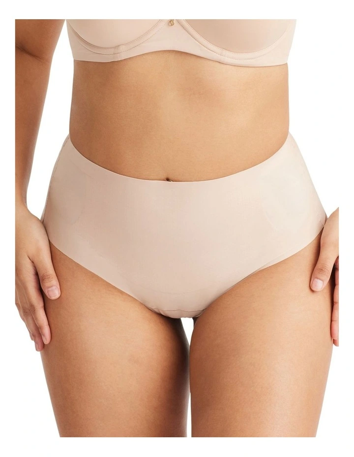 No VPL Waisted Thong in Beige