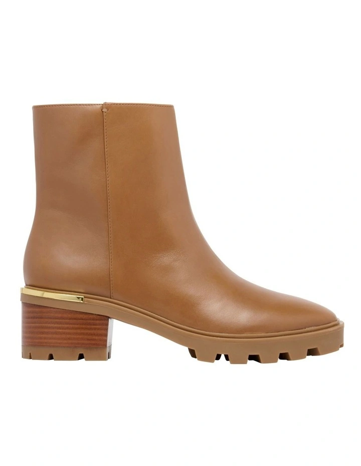 Remmie Natural Boots