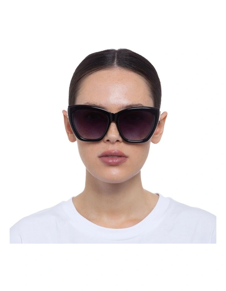 Vamos Sunglasses in Black