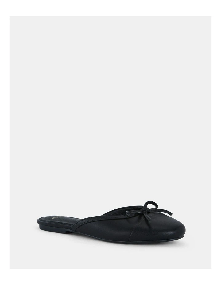 Chieti Flats in Black