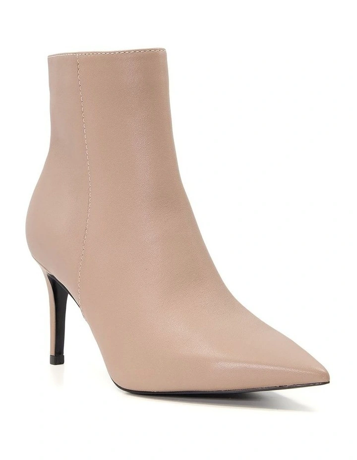 Oliyah Boots in Beige