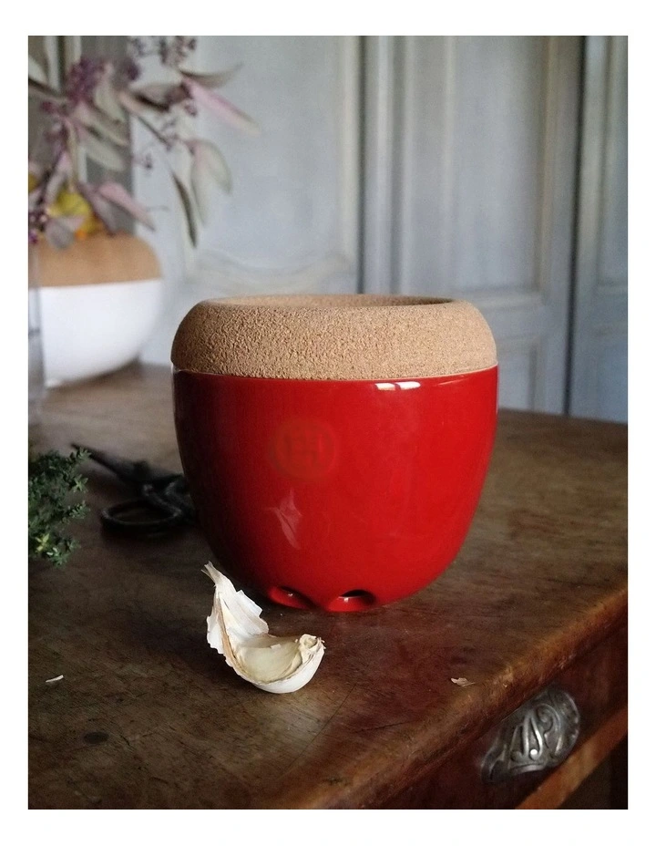 Emile Henry Garlic Pot In Truffle