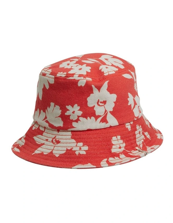 Barefoot Summer Hat in Red