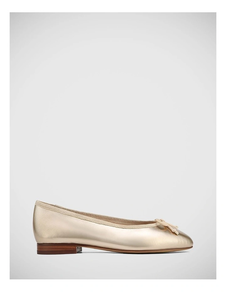 Agnes Leather Flat in Champagne