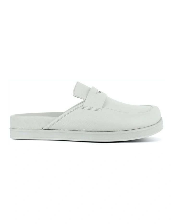 Zayn I Flat Mules in White