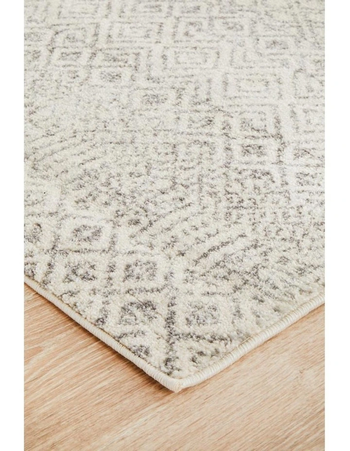 Evoke Diamond Grey Transitional Runner Rug