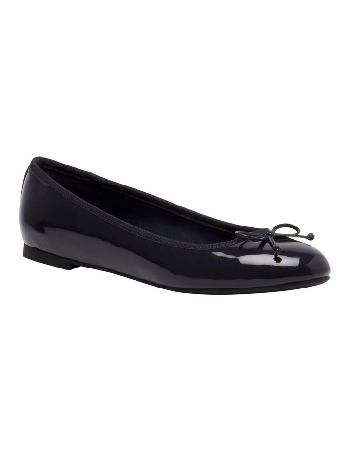 Detty Shoes in Navy
