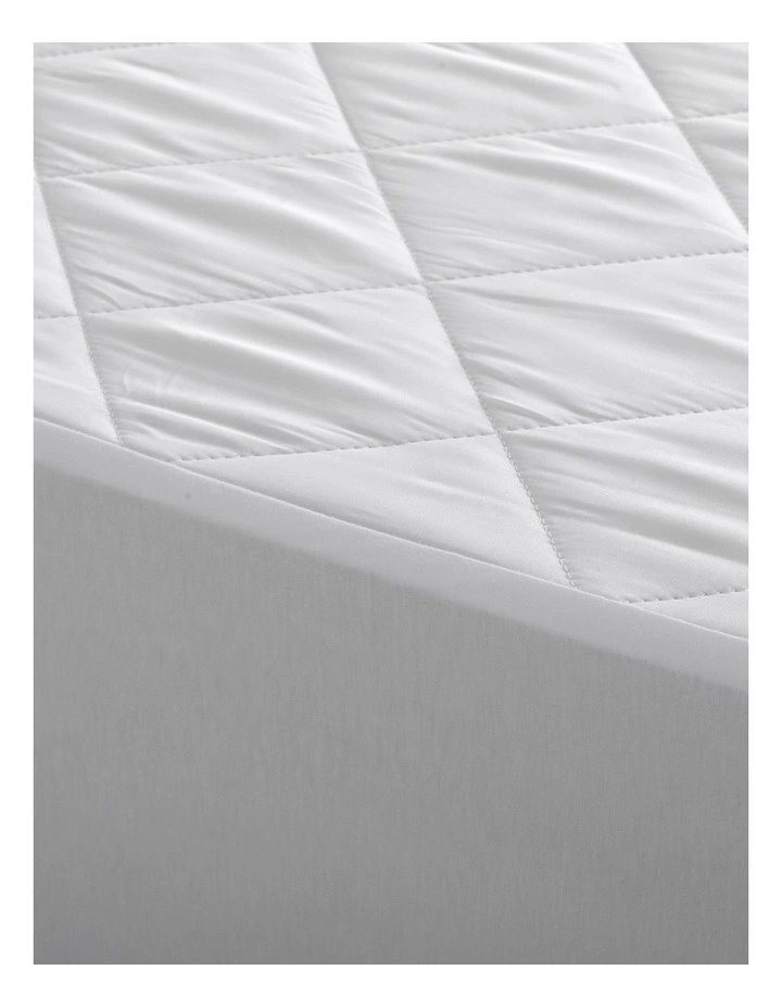 Bamboo Quilted Mattress Protector in White