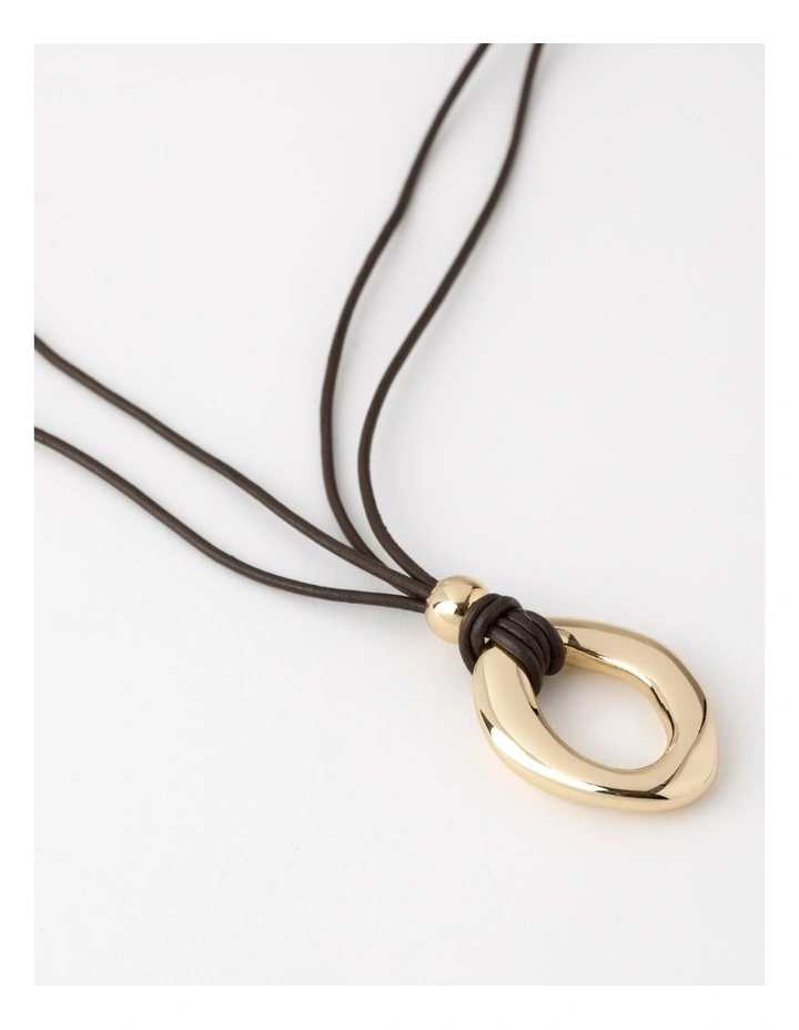 Statement Pendant Necklace in Gold