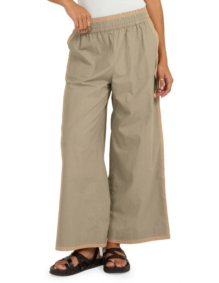 Lekeitio Bay Beach Trousers in Warm Taupe
