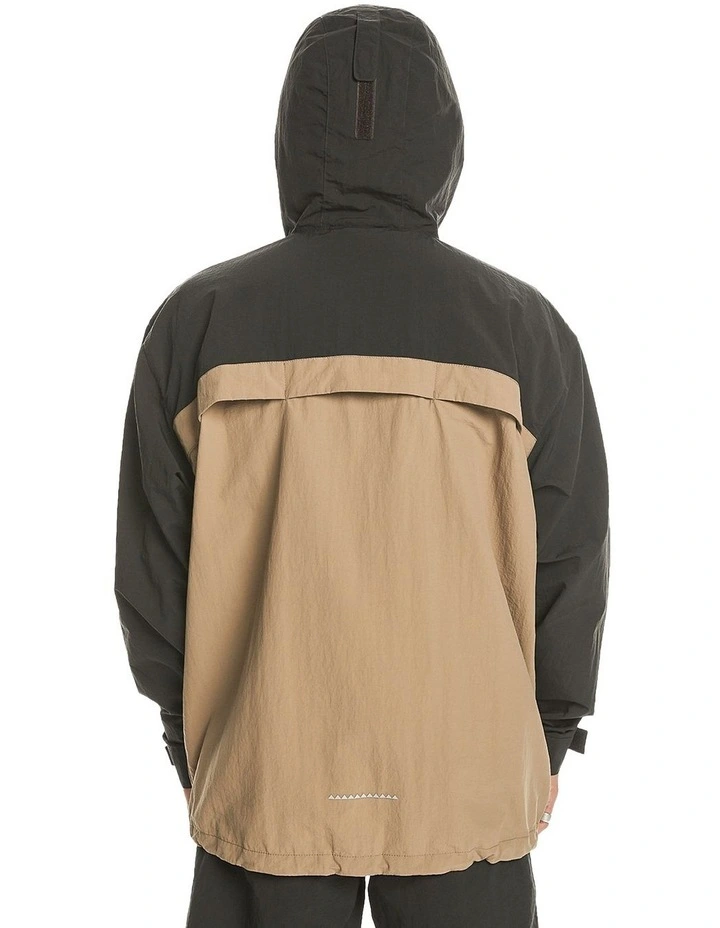 High Horizon Hooded Windbreaker Jacket in Tarmac