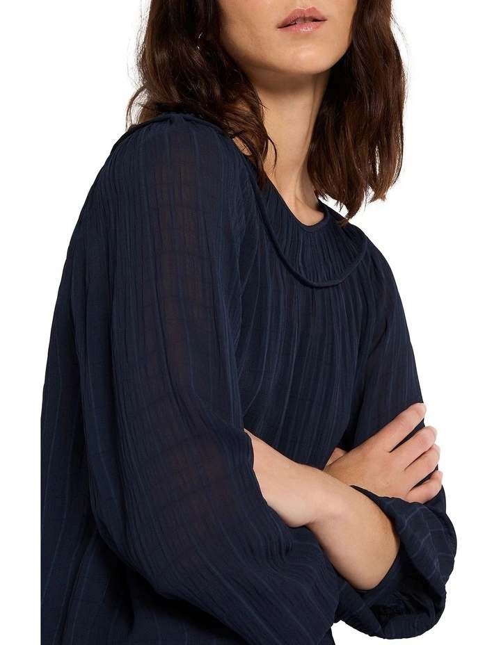 Lacey Jacquard Blouse in Navy