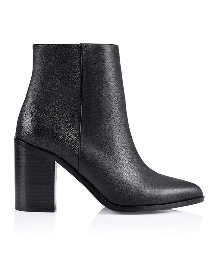 Ria Ankle Leather Boots in Black