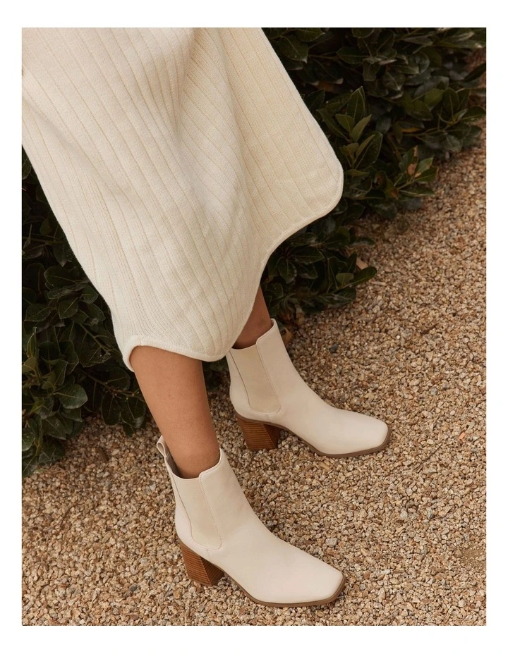 Link Chelsea Ankle Boot in Bone