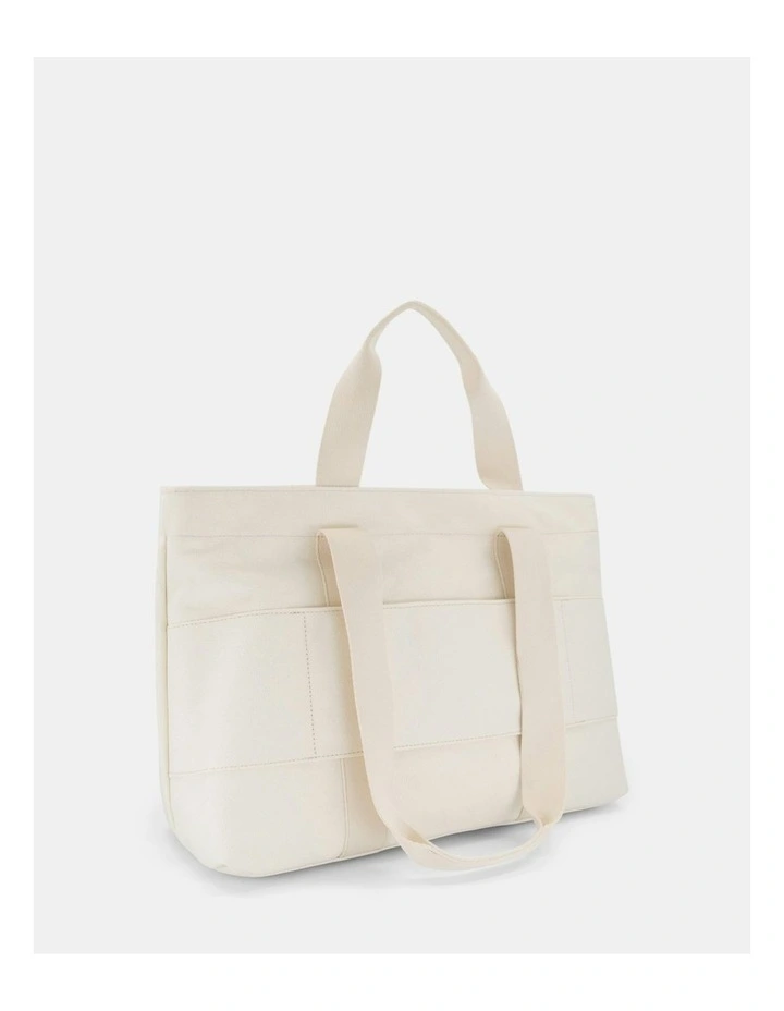 Amren Shoulder Bag in Cream