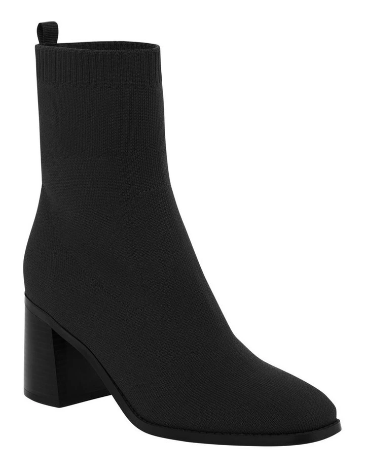 Meren Boots in Black
