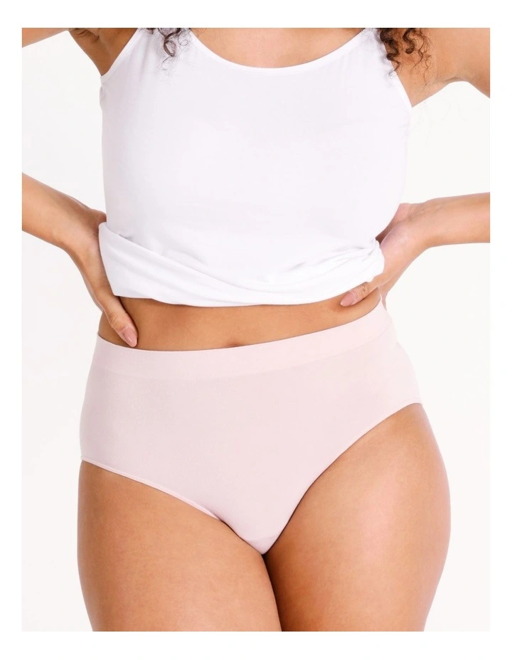 Seamfree Full Brief in Beige