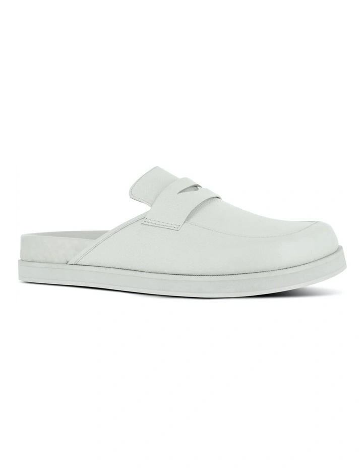 Zayn I Flat Mules in White