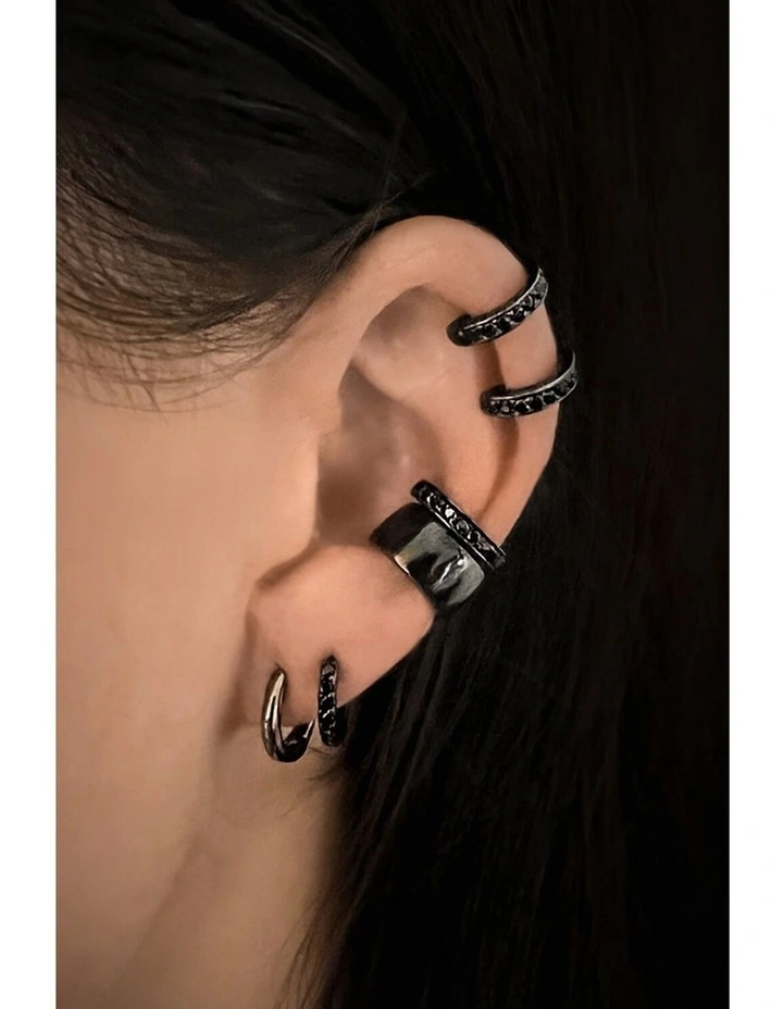 Edge Mono Ear Cuff in Black