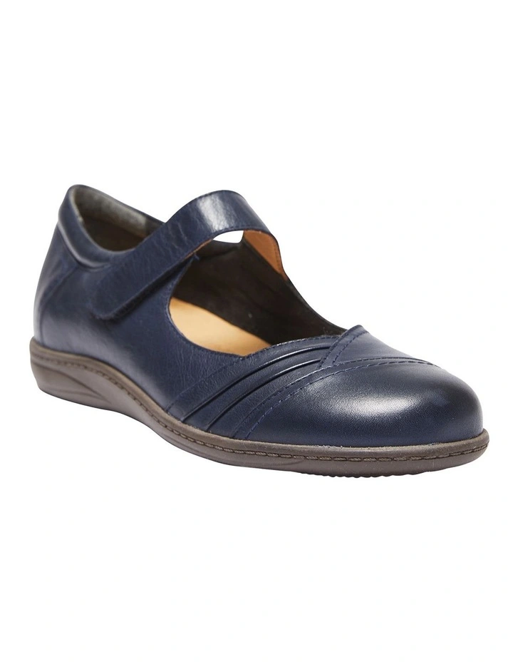 Larissa Flat Shoes In Navy Glove