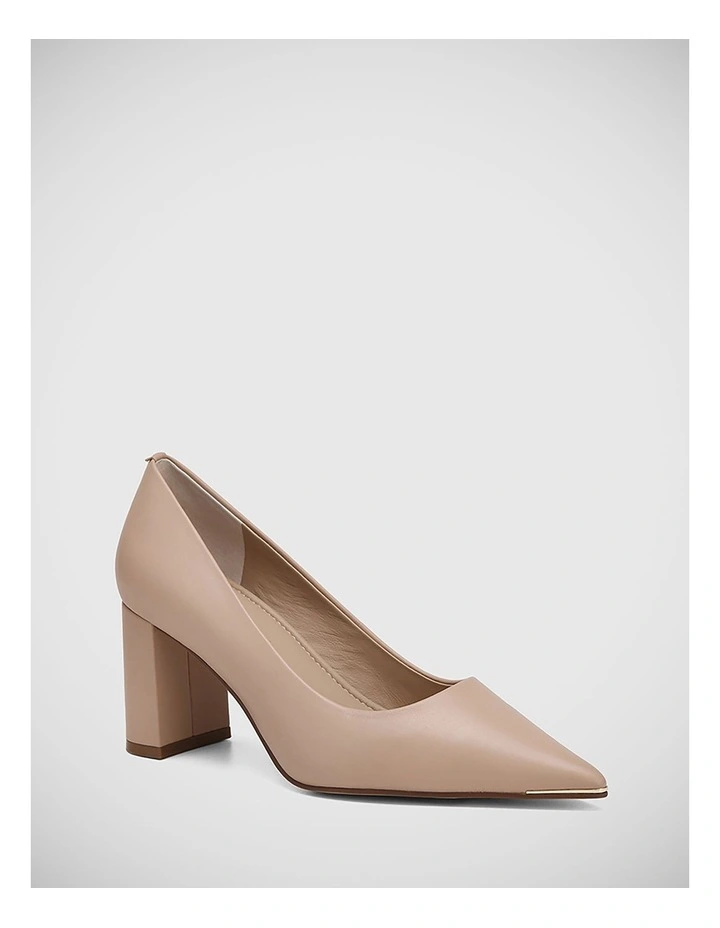 Pearl Leather Pump in New Flesh