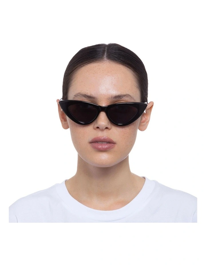 Hypnosis Sunglasses in Black