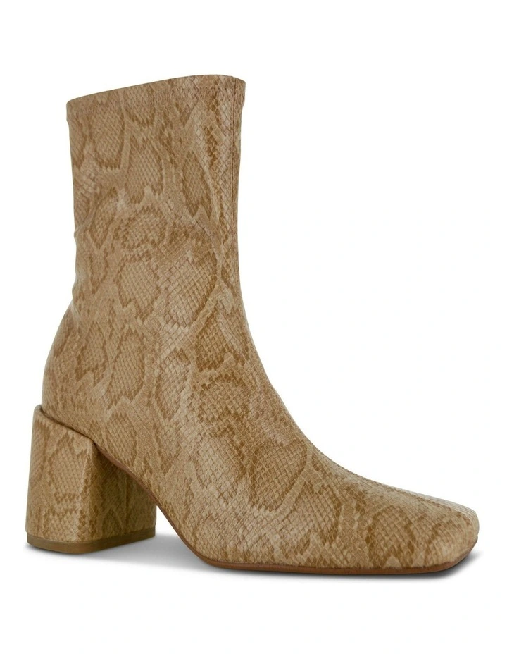 Indiyah II Boots in Caramel