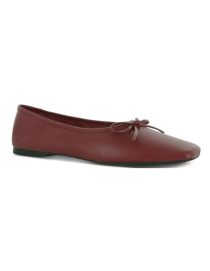 Becca I Flats in Berry