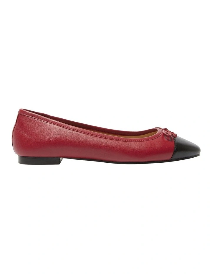 Trella Flat Ballet in Black / Red Glove