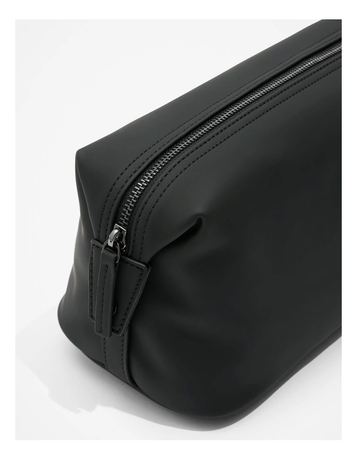 Recycled Blend Logo Wash Bag in Black