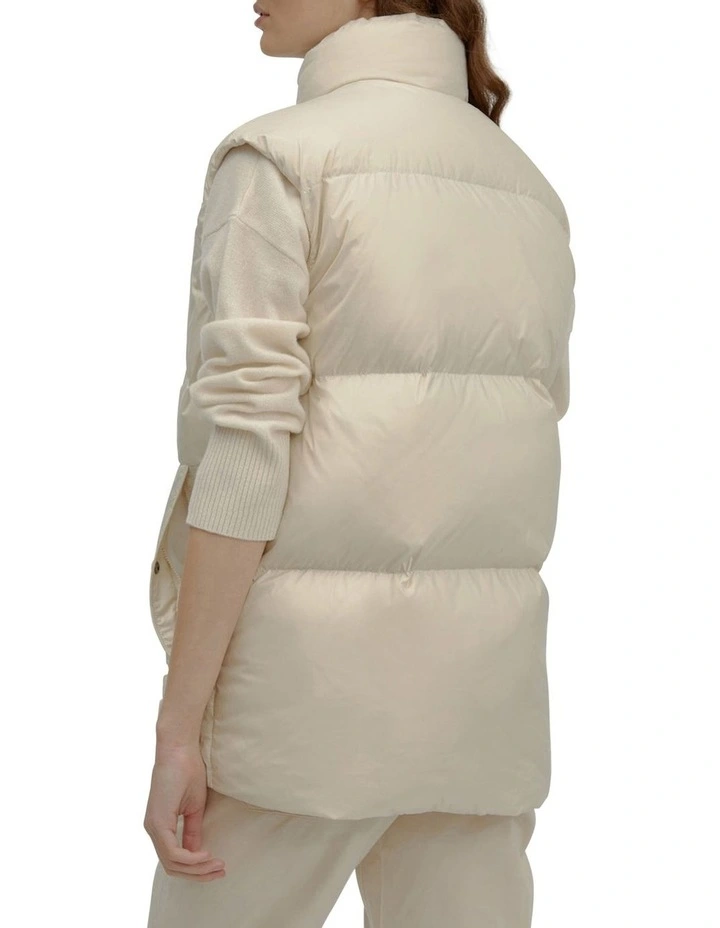 Trail Down Vest in Cream