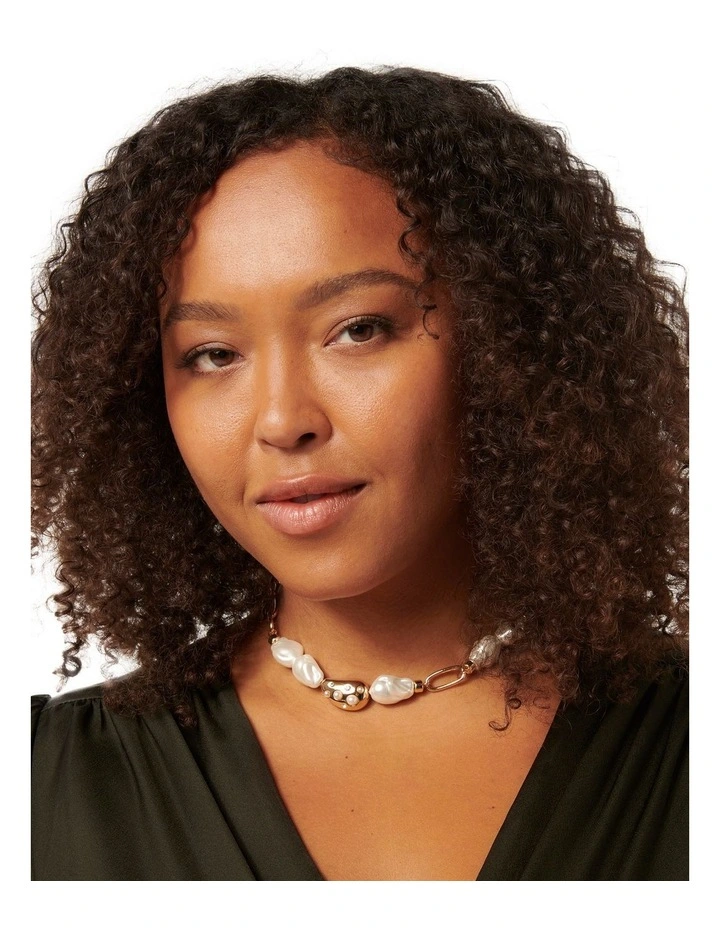 Signature Piper Pearl Necklace in Gold
