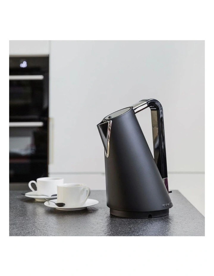 Vera Easy Kettle Matt Black