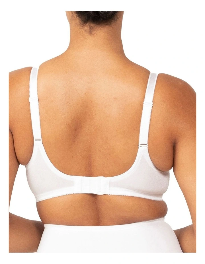 Embroidered Minimiser Bra in Solid White