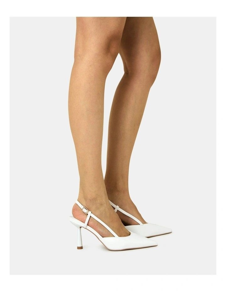 Isnello Pumps in White