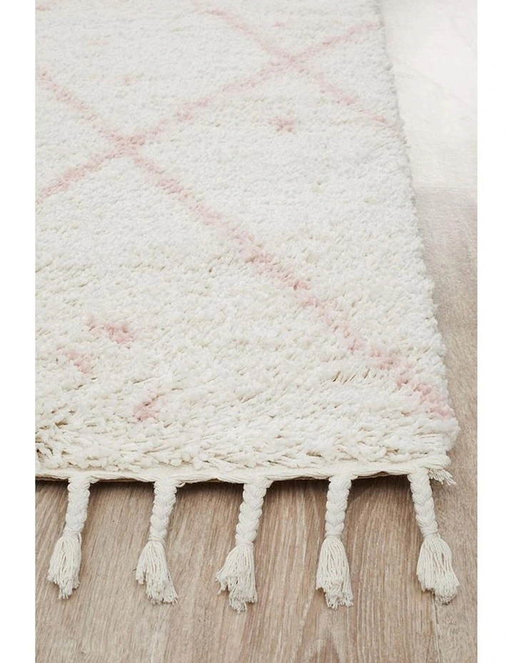 Saffron 44 Rug in Pink