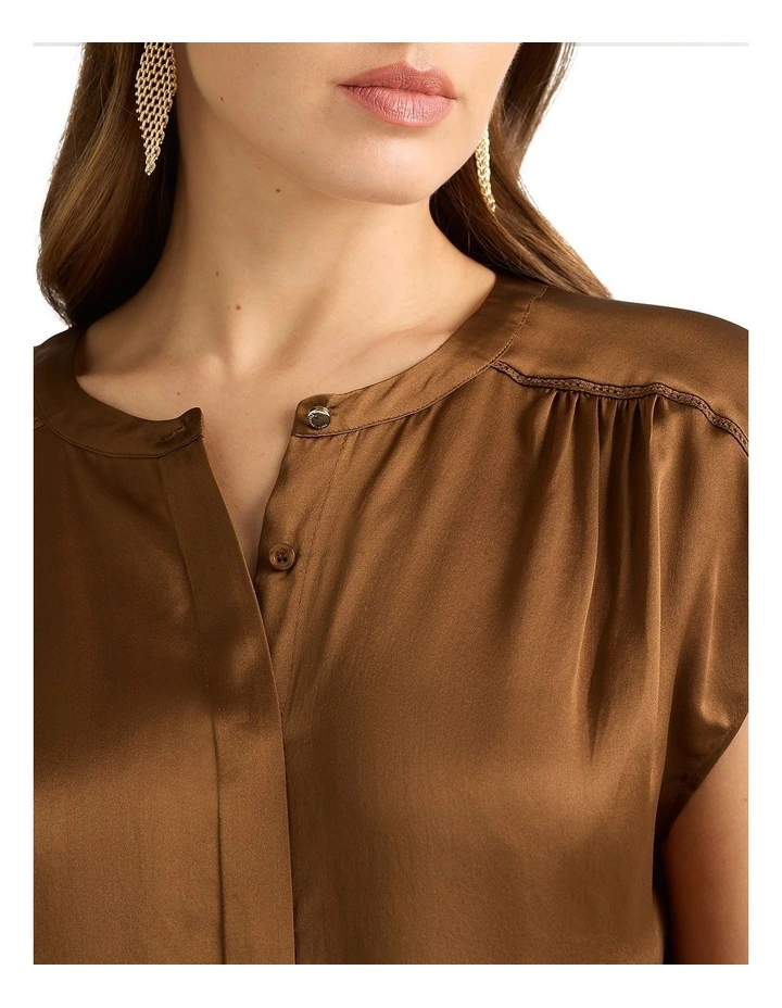 Prue Silk Top in Tawny