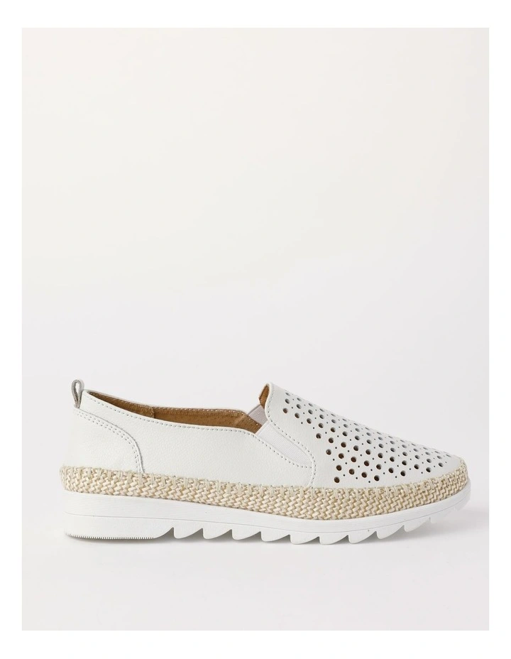 Capricorn Flat Shoes in White