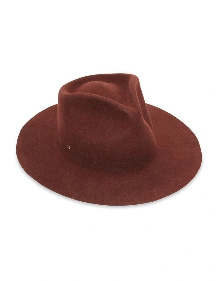 Amie Fedora in Auburn
