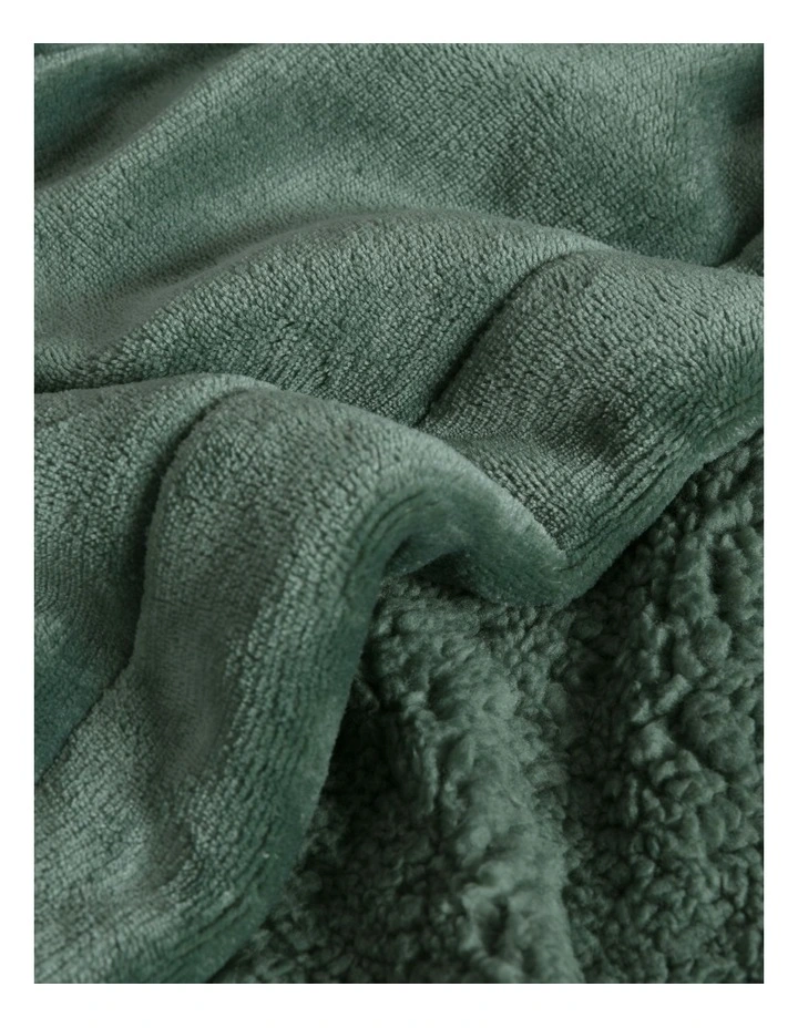 Fleece And Sherpa Reverse Blanket Single/Double/King in Leaf