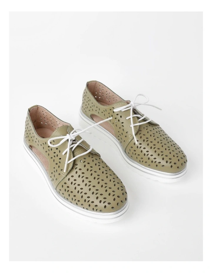 Cabana Flat Shoes In Khaki