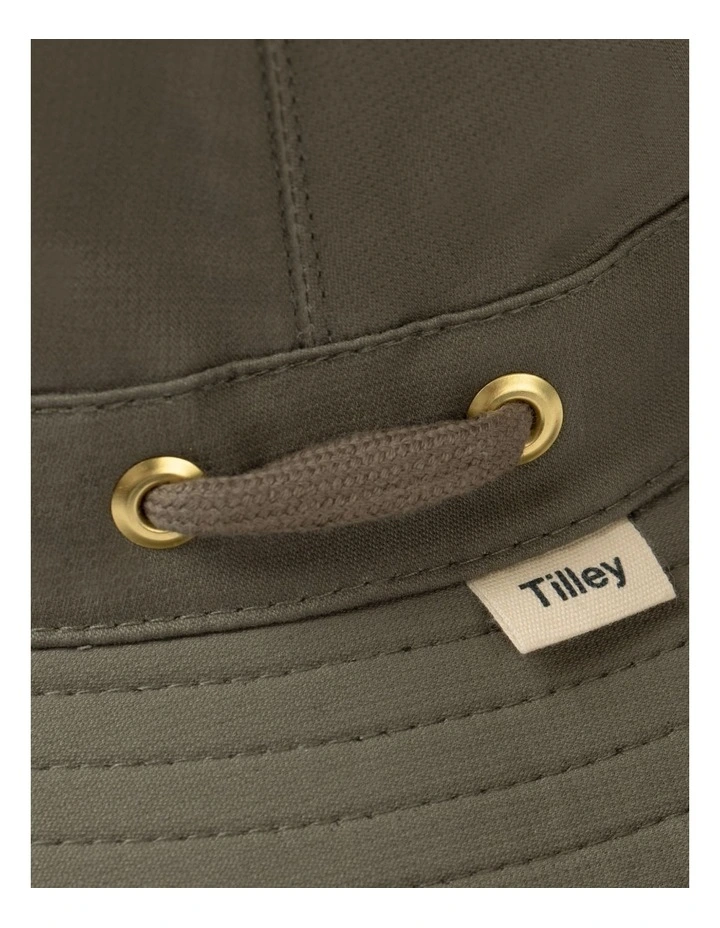 Bucket Hat in Olive