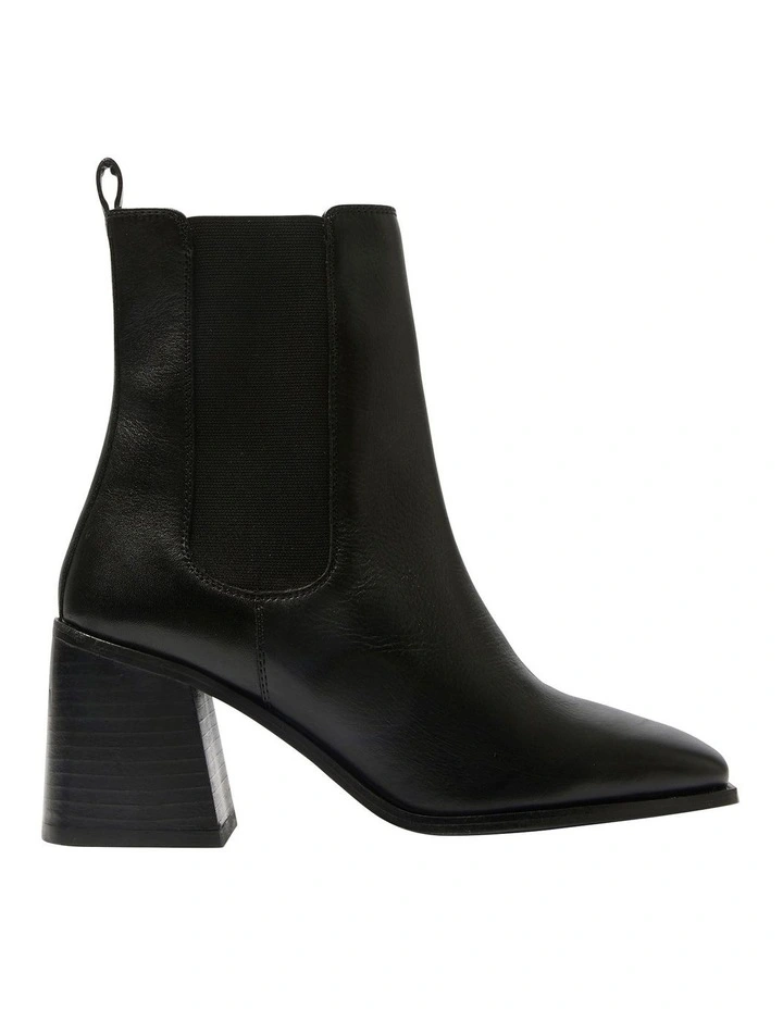 Munich Boots in Black Leather