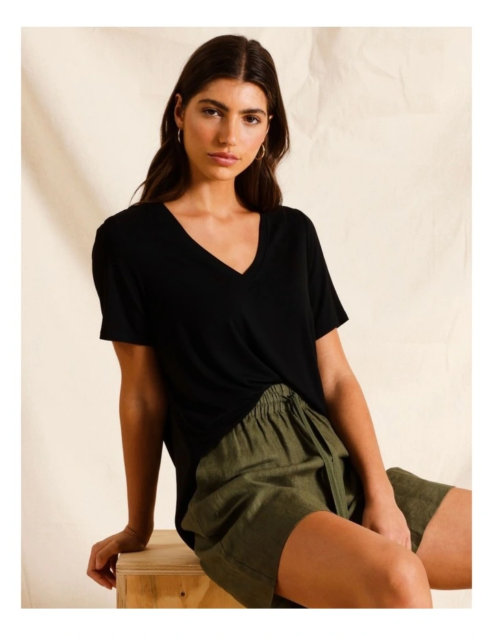 Bamboo V-Neck Tee in Black