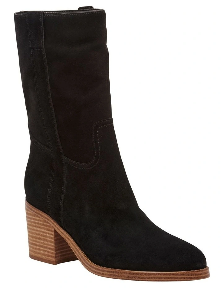 Hess Boots in Black