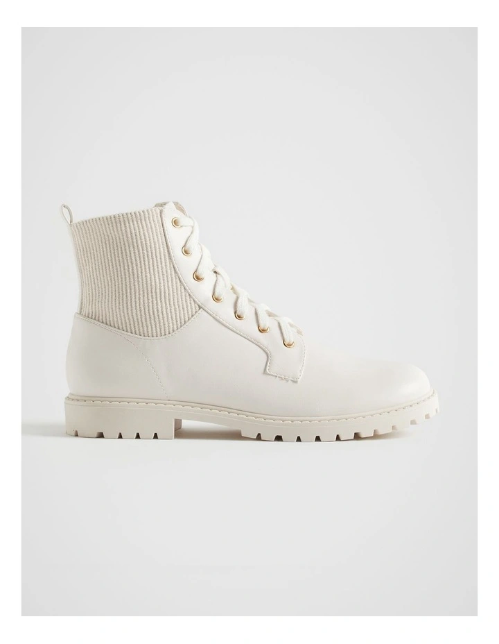 Hiking Boot in Creme
